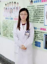 2017年对我来说是值得欣喜和感恩的一年。因为这一年我幸运地入选“中国眼科医师明日之星计划”，成为小儿眼科项目的 批学员，欣喜自己得到向专家名师学习的机会，感恩8868体育官网入口集团给予的强大支持。11月我满怀激动和喜悦的心情启程前往厦门，走出高崎机场的那刻，厦门这座处处散发出迷人气息的城市用她春天般的阳光温暖了我忐忑的心1.jpg