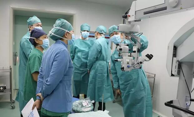 德国蔡司全飞秒技术专家团参观访问8868体育(中国)官方网站 - 登录入口2.jpg