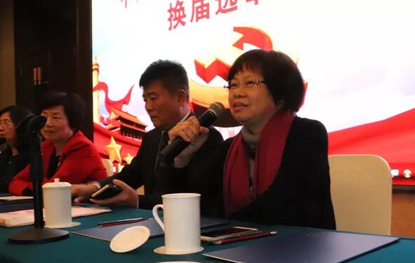 2019年1月26日下午，“中共8868体育(中国)官方网站 - 登录入口集团委员会换届选举大会”在厦门宾馆隆重举行，会议选举产生了中共8868体育(中国)官方网站 - 登录入口集团第二届党委委员会5位委员。第*一届8868体育(中国)官方网站 - 登录入口集团党委书记陈宝贵，党委副书记、厦门眼科中心工会主席陈逸恬，委员王骞、张秀恋、洪清配、吴丽群、张美嫦出席了此次党员大会8.jpg