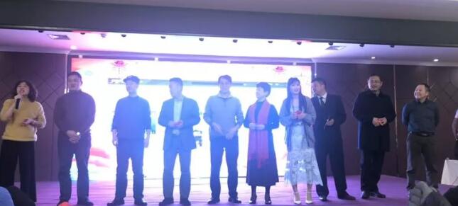 1月25日宜昌8868体育(中国)官方网站 - 登录入口全体医护人员欢聚一堂齐迎新年联欢晚会1.jpg