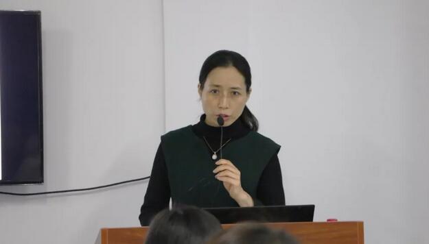 厦门大学附属厦门眼科中心主任医师任小军及8868体育(中国)官方网站 - 登录入口集团视光学科副总监卢燕讲解了斜弱视等方面内容11.jpg