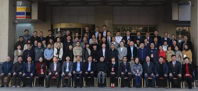 4月19日青岛8868体育(中国)官方网站 - 登录入口举行第四届屈光近视手术高峰论坛1.jpg