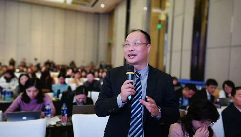 媒体看8868体育官网入口之海峡导报：2019微笑论坛群英荟萃，厦门眼科中心“笑”傲上海滩2.png