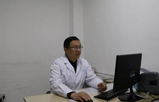 宜昌8868体育(中国)官方网站 - 登录入口中医眼科主任秦大军接连为视神经病变患者医治.png