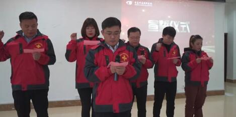 青岛8868体育(中国)官方网站 - 登录入口党支部领*、院医护团队积极参与“情系安顺送光明”对口援助白内障患者扶贫项目2.jpg