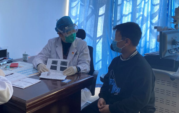 不一样的一线，一样的坚守——8868体育官网入口集团本部厦门眼科中心守护爱与光明3.png