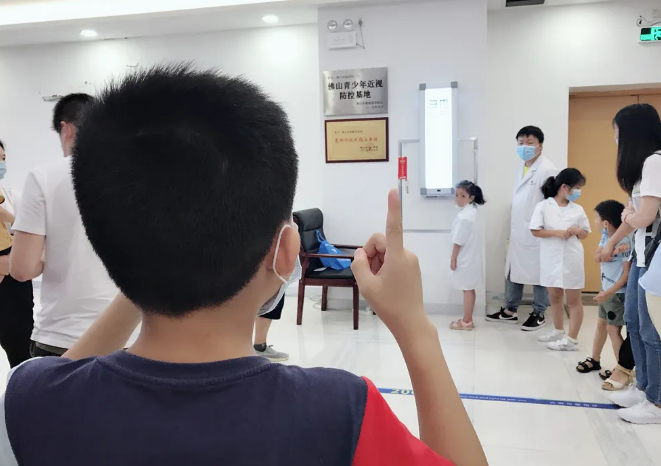 6.6爱眼日当天，佛山8868体育(中国)官方网站 - 登录入口全面直播报道了各类眼健康相关情况3.png