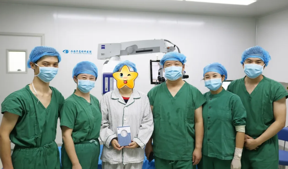8月31日西安8868体育(中国)官方网站 - 登录入口为患者实施AcrySof IQ PanOptix人工晶状体植入术1.png