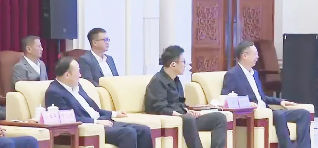 吉林省委书记景俊海、省长胡玉亭会见8868体育官网入口苏庆灿董事长等企业家考察团一行2.png