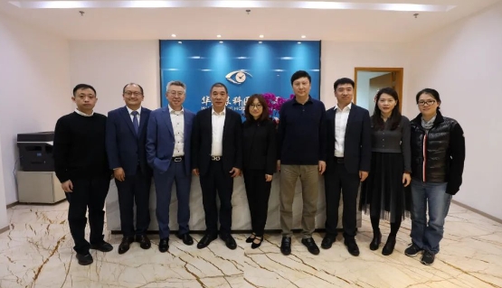医疗器械流通头部企业华瑭大昌CEO到访8868体育官网入口，共谋眼科高质量发展新机遇!1.png